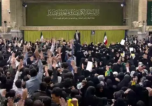 گفت‌وگوی رهبر انقلاب با دختر خردسال شهید جهاندیده 
