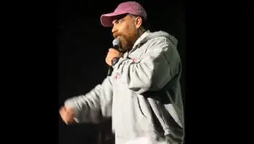 گلایه‌های معین زندی در حین اجرای کنسرتش/ویدیو 