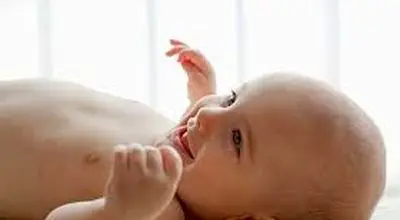 جلوگیری از صافی سر نوزاد یا پلاژیوسفالی
