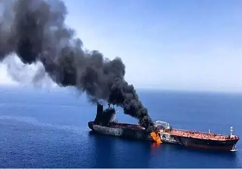 حمله پهپادی به یک کشتی در دریای سرخ
