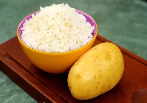 آیا راز عمر طولانی در قرمه سبزی و برنج است؟! کنکاشی جذاب در سفره ایرانی