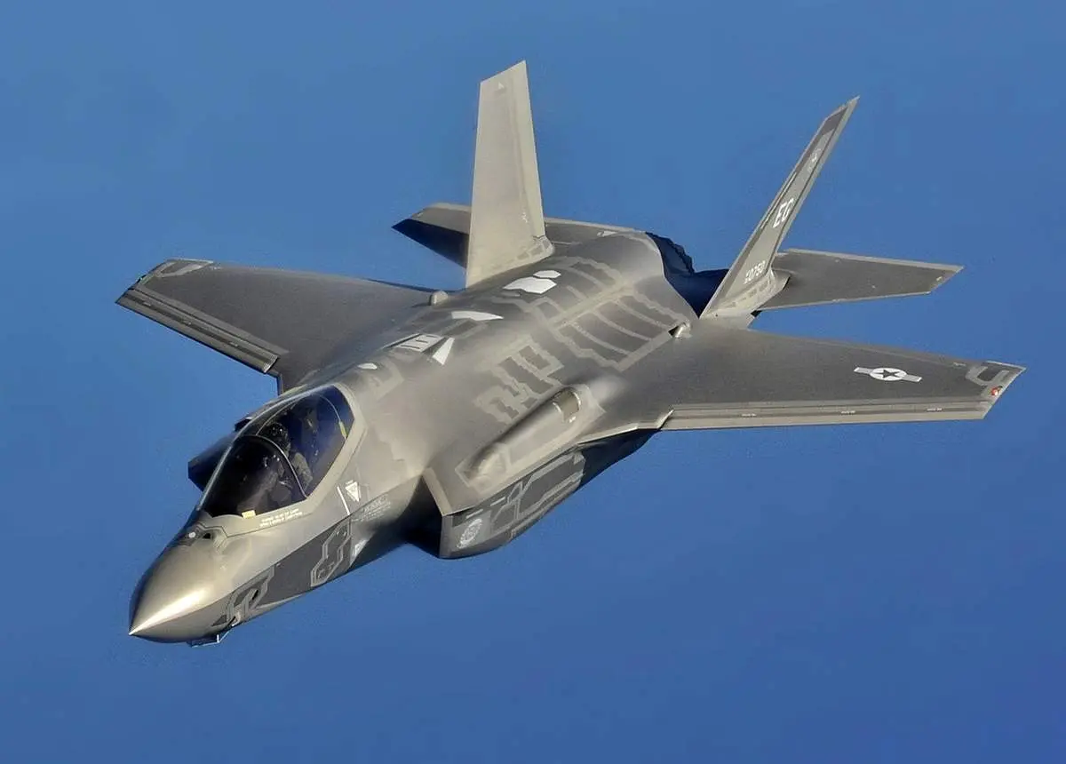  برخاستن F-35 از روی ناو ملکه الیزابت+فیلم 