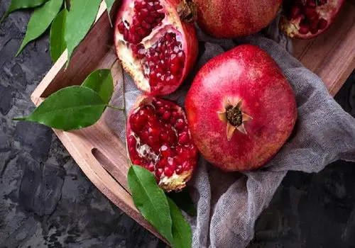 بررسی مزاج انار شیرین و ترش در طب سنتی
