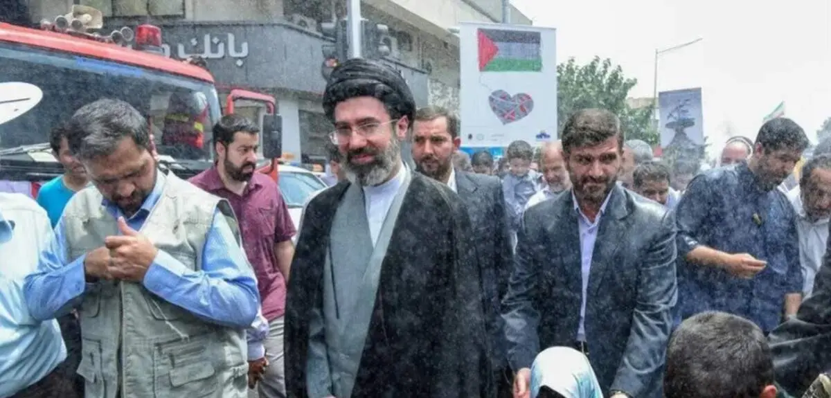 چند تصویر کمتر دیده‌شده از رهبر جدید انقلاب