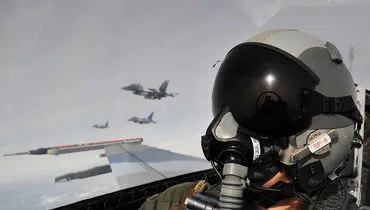 تفاوت خلبان جنگ جهانی دوم با مردم عادی در پرواز با جنگنده+ فیلم
