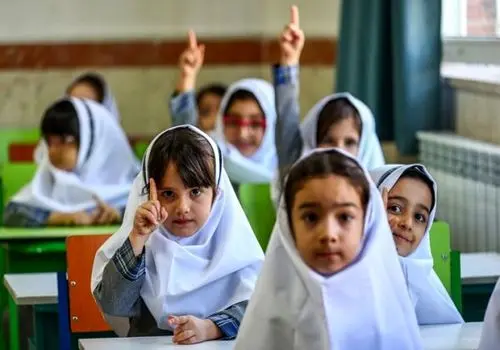 بچه‌هایی که قید مدرسه را زده‌اند؛ آمارها عمق فاجعه را فریاد می‌زنند
