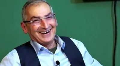 زیباکلام: از رضا پهلوی تعجب کردم که چطور کنار اسرائیل ایستاد! 