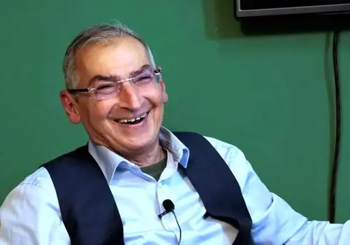 زیباکلام: از رضا پهلوی تعجب کردم که چطور کنار اسرائیل ایستاد! 