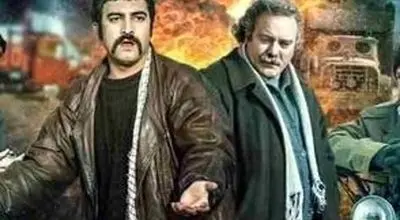 گریه شدید مجید صالحی بر سر مزار محمد کاسبی/ویدیو 