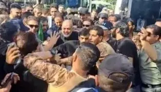 نحوه خروج فرمانده سپاه از محدوده مصلی پربازدید شد/ویدیو 