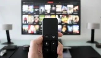 تصویر بازیگر بی‌حجاب مقابل دوربین صداوسیما + فیلم