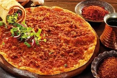 طرز تهیه لاهماجون خوش‌عطر و ترد ارمنی