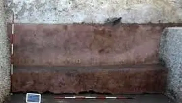 کشف نیمکت باستانی در مقابل خانه ۲ هزار ساله+ عکس