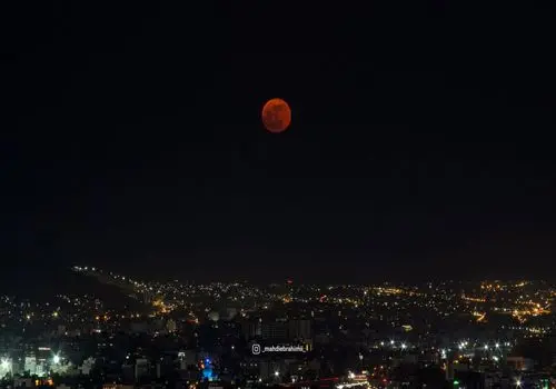 عکسی زیبا از پدیده‌ ای نادر در آسمان تهران 