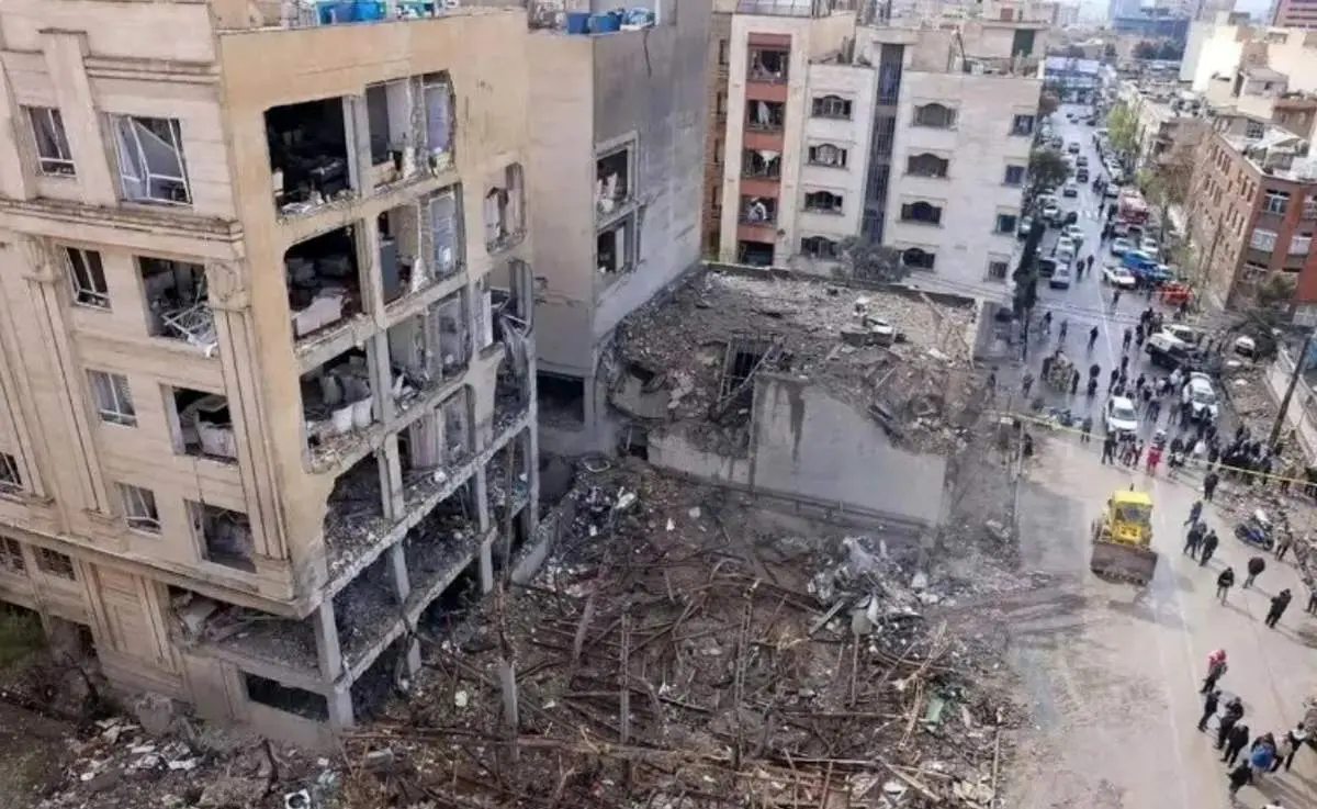 نکات حیاتی هنگام گرفتار شدن زیر آوار؛ چطور درخواست کمک کنیم؟