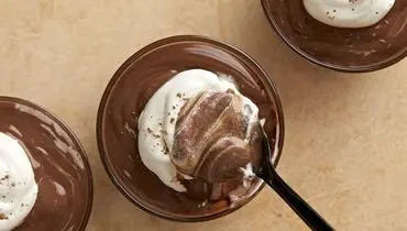 عصرونه امروز: فرنی کاکائویی؛ دسری دلچسب و مقوی با روش تهیه آسان