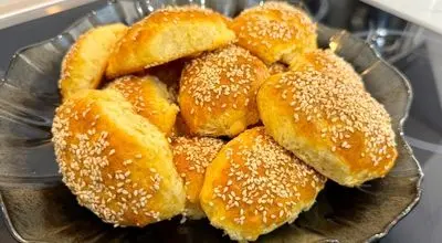 طرز تهیه لذیذترین کوکی های کنجدی با پنیر + فیلم / متفاوت ترین دستور پخت کوکی های کنجدی فقط در ۱۸ دقیقه