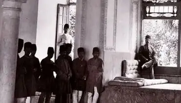 عکس یادگاری «22 برادر قاجاری» در دوران ناصرالدین شاه