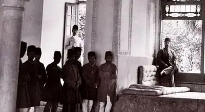 عکس یادگاری «22 برادر قاجاری» در دوران ناصرالدین شاه