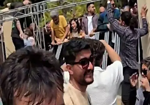 تخریب برخی بنرهای نصب شده در شهر تهران
