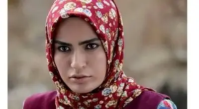 دنیا سریال گذر از رنج‌ها در حال گشت و گذار در انگلیس