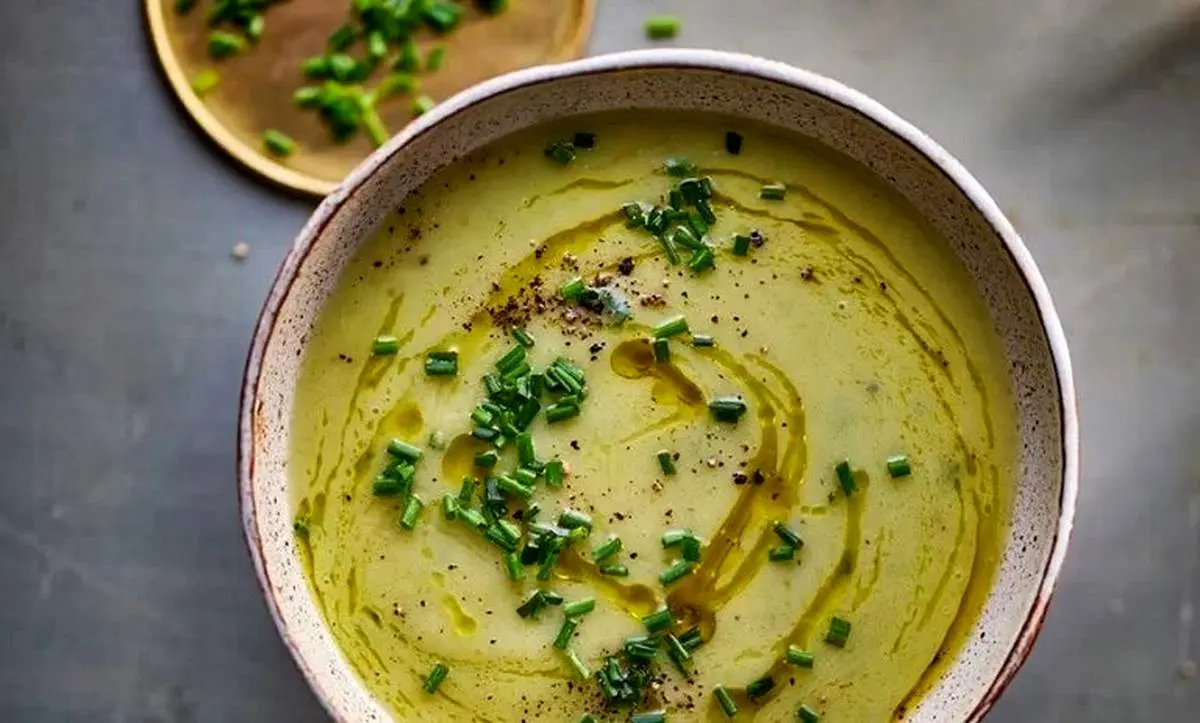 طرز تهیه  سوپ کرفس مقوی مخصوص روز‌های زمستانی
