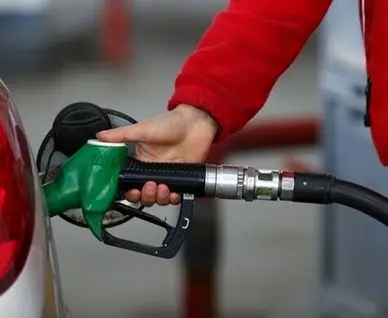 بنزین ۵۰۰۰ تومانی از امروز کلید خورد/ برندگان و بازندگان طرح بنزین جدید