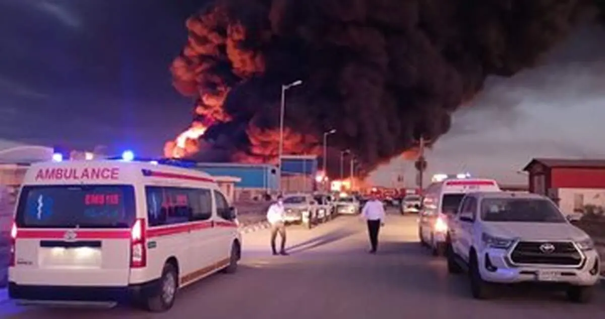 نجات ۲۴ نفر حبس شده از یک ساختمان در زعفرانیه