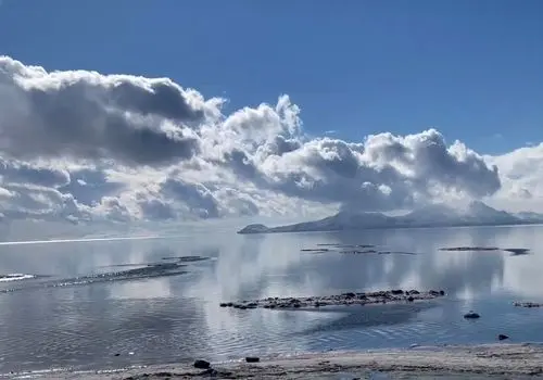 لحظه سرریز شدن یکی از سرچشمه‌های دریاچه ارومیه + فیلم