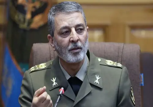 سرلشکر موسوی: تجهیزات و دکترین ارتش بومی است + فیلم