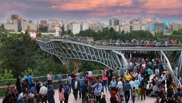 پل طبیعت به رنگ پرچم ایران درآمد+ عکس