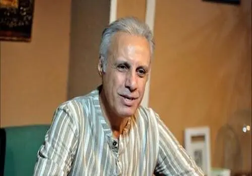 قاب خانوادگی مجری که در دهه ۸۰، تلویزیون را تسخیر کرد