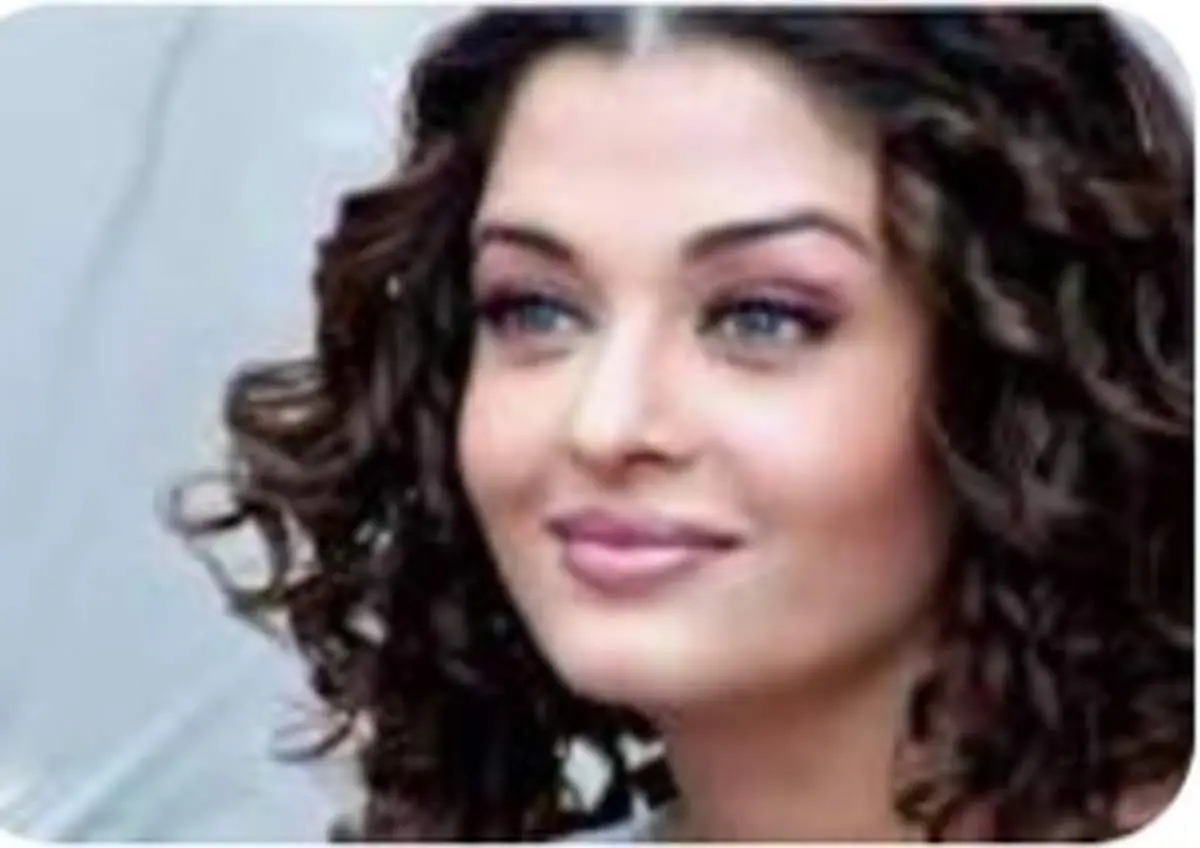 کیف‌دستی یا پایگاه فرماندهی همراه | کیف آیشواریا وایرال شد