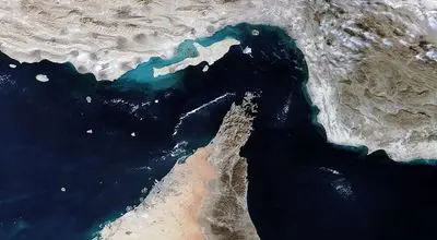 در پی بی‌توجهی به هشدار ایران دو موشک به ناوچه آمریکایی  اصابت کرد + جزئیات