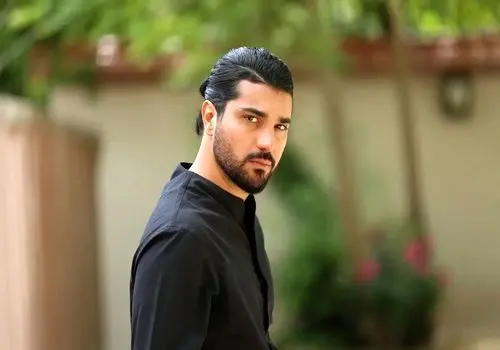 سینا مهراد با چهره‌ای متفاوت در راه شبکه نمایش خانگی!