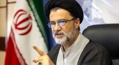 عضو کمیسیون امنیت: ناوهای آمریکایی عقب نشینی کردند