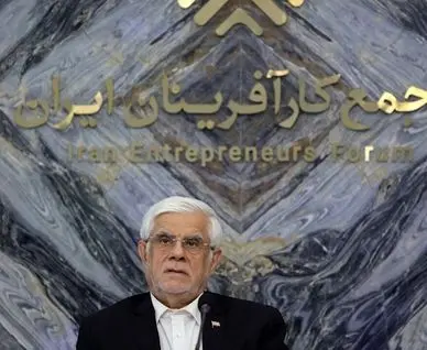 عارف: دولت در حال پیگیری مشکلات بخش خصوصی در قالب اصلاحات ساختار اقتصادی است 