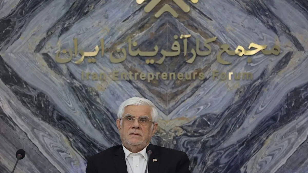 عارف: دولت در حال پیگیری مشکلات بخش خصوصی در قالب اصلاحات ساختار اقتصادی است 