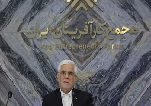 عارف: دانشجویان مانند گذشته حاضر به پرداخت هزینه نیستند