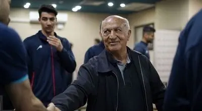  یکسری بازیکنان فوتبالیست نیستند فوتبال باز هستند/ پرسپولیس در بازی با سپاهان هیچ تاکتیکی نداشت 