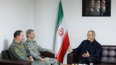 پزشکیان: ارتش با آمادگی عملیاتی بالا اقتدار دفاعی کشور را به نمایش گذاشت