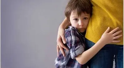 از کجا بفهمیم کودک مضطرب است یا لجباز؟