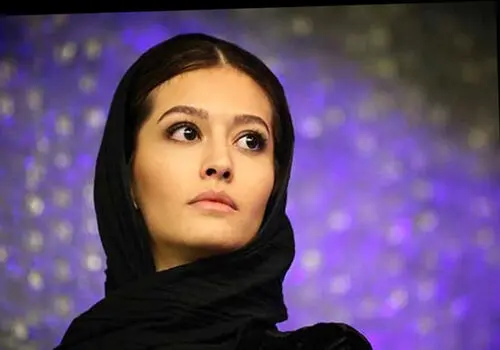 شکستن پای خانم بازیگر معروف در حین تمرین تئاتر!+ عکس