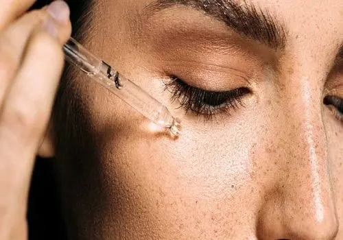 مقایسه رتینول و باکوچیول؛ کدام انتخاب بهتری برای ضدچروک است؟
