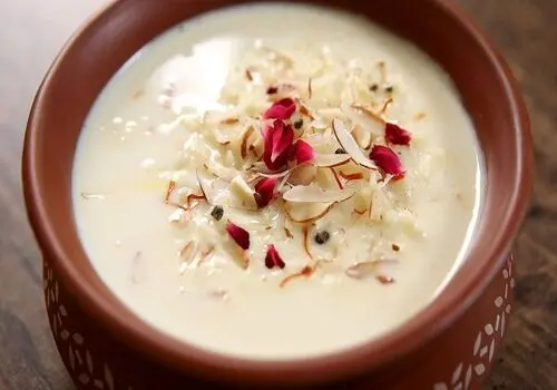 روش تهیه فرنی با آرد برنج برای دو نفر