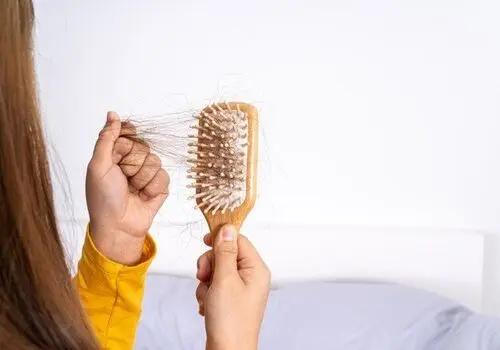 علت طعم فلز در دهان چیست؟