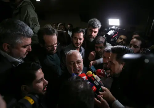 ظریف: تنها کشوری هستیم که به یک پایگاه آمریکایی موشک زدیم