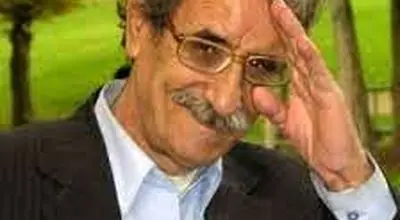 اشک‌های محمود بصیری کنار تندیس داوود رشیدی؛ تصویری از رفاقت پنجاه‌ساله+عکس