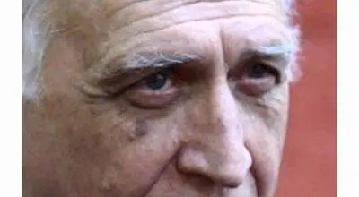 احمد نجفی: رهبری با خصوصیات آیت‌الله خامنه‌ای ندیدم / سوگواری برای آینده، الان وقت حماسه است