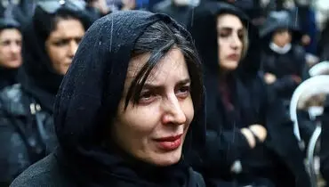 لیلا حاتمی در مراسم خاکسپاری مادرش زری خوشکام+ فیلم